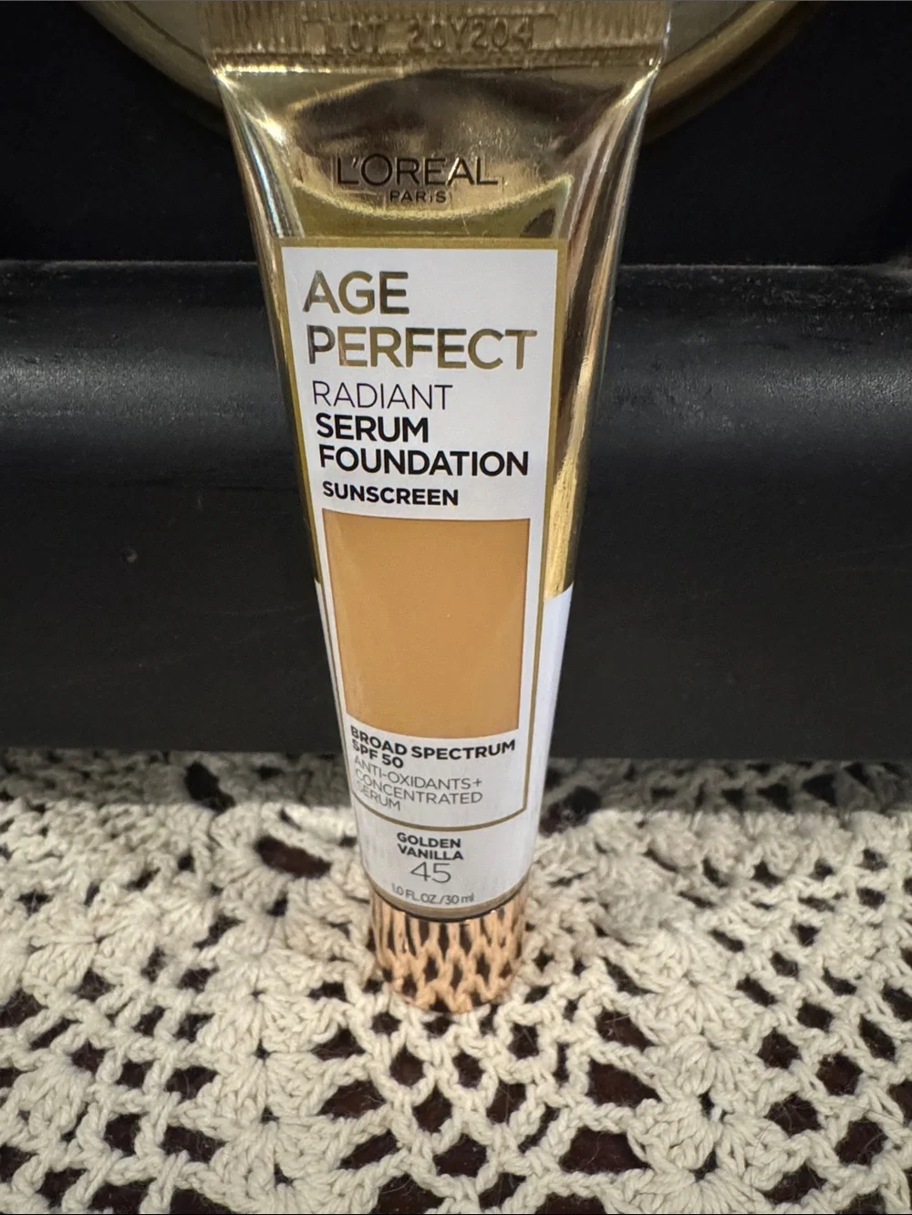 L'Oreal Age Perfect Radiant Serum Foundation - Golden Vanilla 45